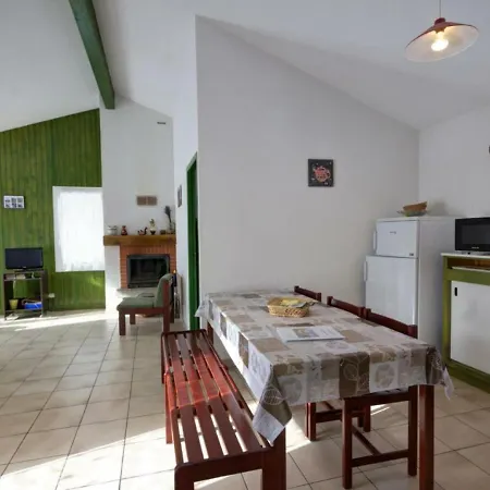 Holiday home A La Campagne Avec Cheminee, Terrasse Et Jardin - Animaux Bienvenus - Fr-1-496-164 Usson-en-Forez